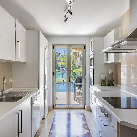 Waterside Apartment In Sotogrande Marina With Private Pool San Roque  Esterno foto