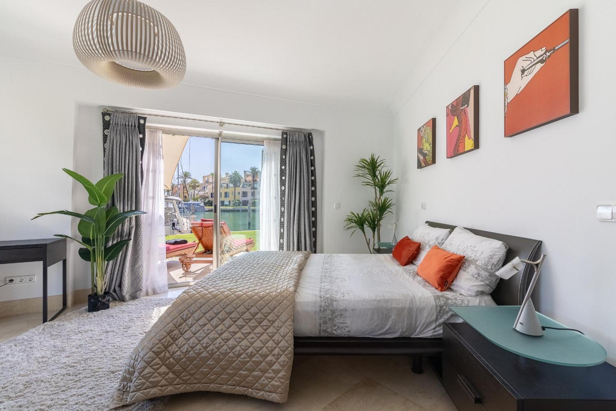 Waterside In Sotogrande Marina With Private Pool